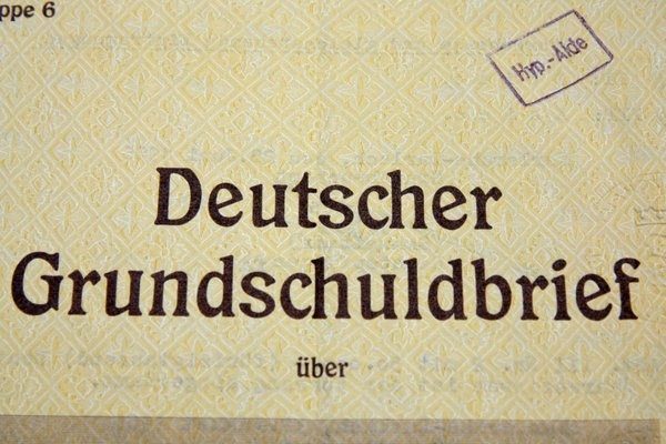 Grundschuldeintragung / Grundschuldbrief (© Klaus Eppele / Fotolia)