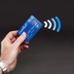 NFC Kreditkarten vorgestellt: Kontaktloses Bezahlen mit PayPass, payWave & Co NFC Kreditkarte - kontaktloses Bezahlen mit PayPass, payWave & Co. (© AA+W / Fotolia)